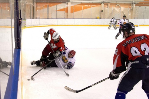 Горкам остается ждать ответной игры