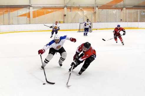 Горкам остается ждать ответной игры