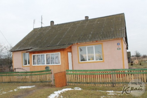 Староста деревни в Вилейском районе вышивает крестиком, болеет за «Ливерпуль» и гоняется за Азаренко (ФОТО)