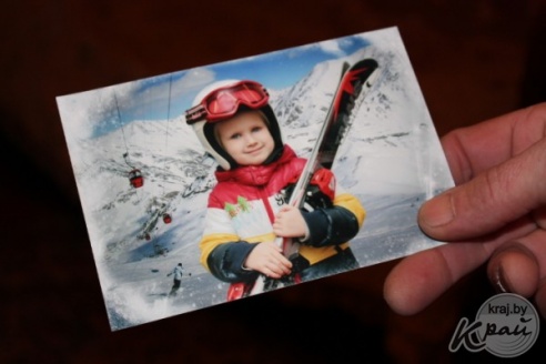 Староста деревни в Вилейском районе вышивает крестиком, болеет за «Ливерпуль» и гоняется за Азаренко (ФОТО)