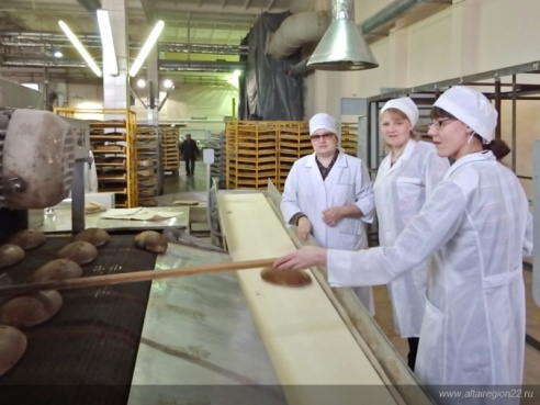 Представители Международного колледжа сыроделия стажировались в слуцком колледже