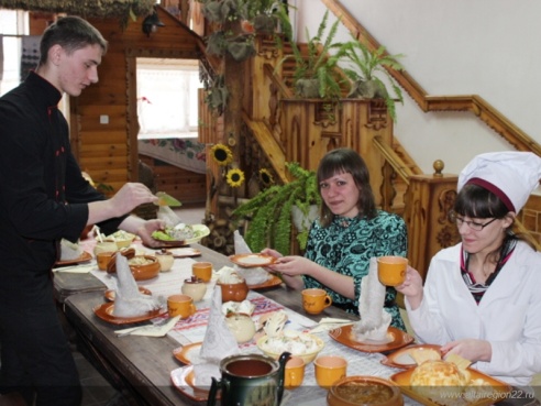 Представители Международного колледжа сыроделия стажировались в слуцком колледже