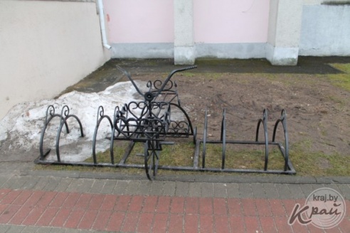 ФОТОФАКТ: Необычная велопарковка появилась в Вилейке