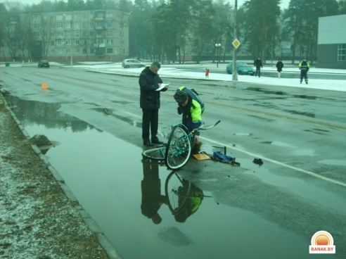 В Светлогорске на пешеходном переходе насмерть сбили велосипедиста (фото)