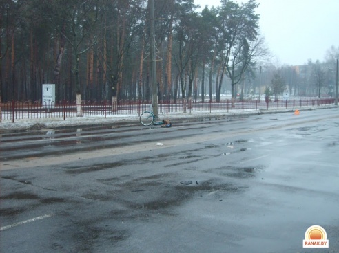 В Светлогорске на пешеходном переходе насмерть сбили велосипедиста (фото)