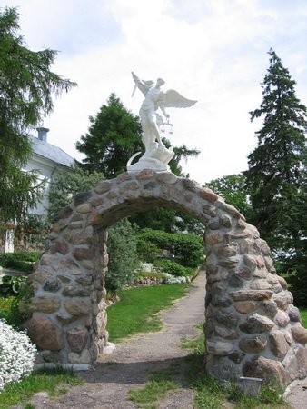 В культурно-дендрологическом комплексе Мосар на Глуботчине планируют установить скульптуру Адама и Евы (ФОТО)