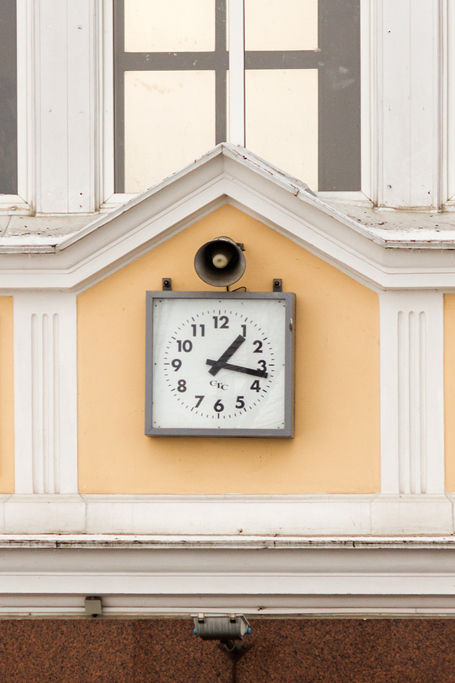 Узнай часы на фасадах барановичских зданий