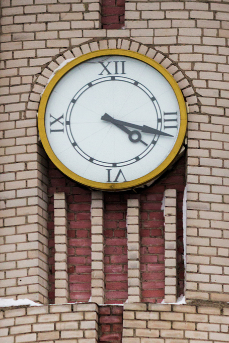 Узнай часы на фасадах барановичских зданий