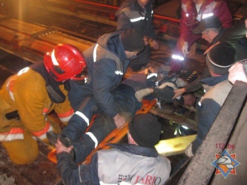 В Вилейке 2 марта рабочего зажало в линии сортировки пиломатериалов – потребовалась помощь спасателей (ФОТО)