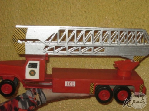 15 работ вилейчан поучаствуют в областном этапе смотра-конкурса детского творчества «Спасатели глазами детей» (ФОТО)