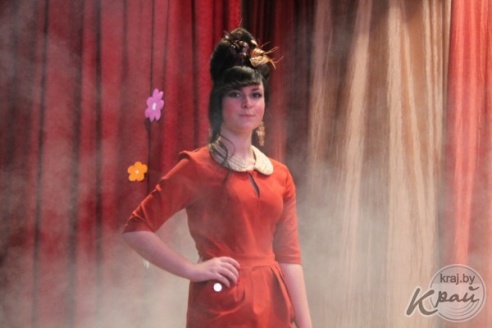 ФОТОРЕПОРТАЖ: На празднике в вилейском колледже 5 марта каждой женщине предложили кусочек торта