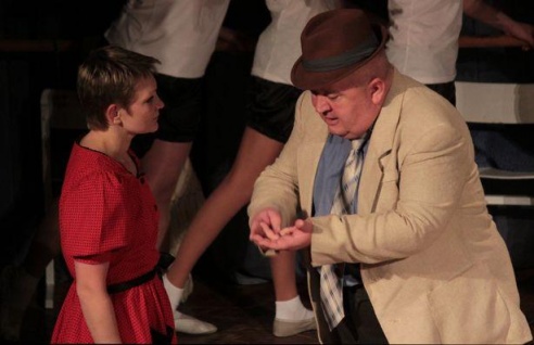 В Барановичах состоялась премьера спектакля «Фронтовичка»