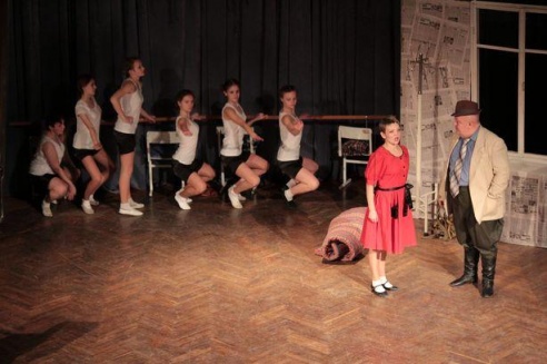 В Барановичах состоялась премьера спектакля «Фронтовичка»