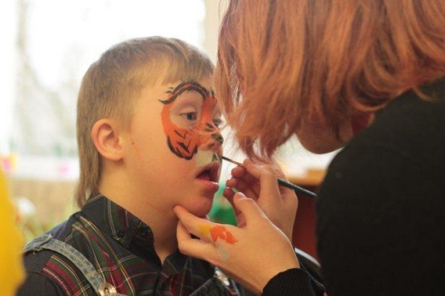 Барановичские волонтеры устроили праздник для ребят с особенностями психофизического развития