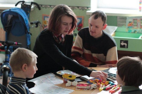 Барановичские волонтеры устроили праздник для ребят с особенностями психофизического развития