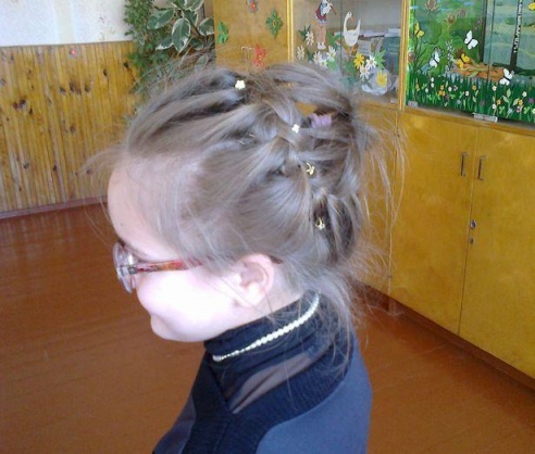 Мамы учеников Барановичской гимназии сделали детям праздничные прически