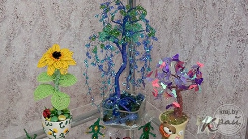 Работы из бисера можно увидеть на выставке Елены Добровольской “Эмоцыі ў кветкавым раі” в Глубоком (ФОТО, ВИДЕО)