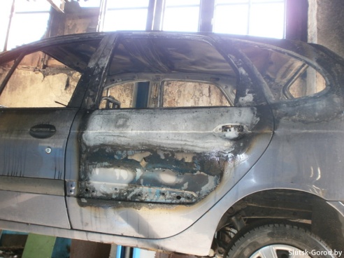 На территории пивзавода горело СТО