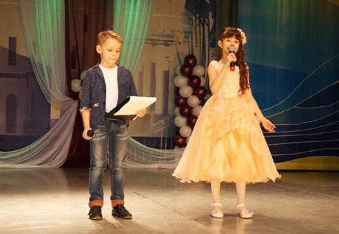 У Паставах прайшла ўрачыстасць, прысвечаная Дню жанчын (+фота)