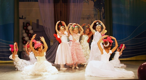 У Паставах прайшла ўрачыстасць, прысвечаная Дню жанчын (+фота)