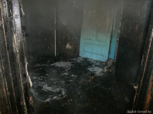 Пожар в деревне Козловичи Слуцкого района: предполагается, что внук задушил бабушку и поджёг дом