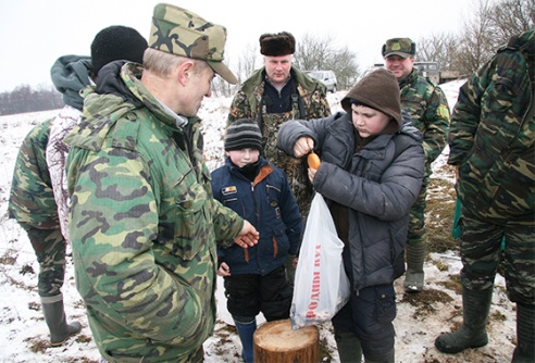 На Пастаўшчыне прайшлі спаборніцтвы па падлёднай лоўлі рыбы (+фота)