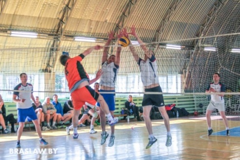 В Браславе провели волейбольный марафон. Команда из Глубокого заняла второе место, браславчане стали четвертыми (ФОТО)