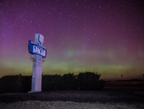 ФОТОФАКТ: В Браславе и Глубоком запечатлели редкое для Беларуси природное явление – северное сияние