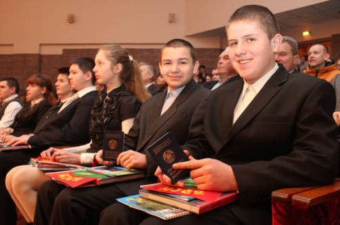 Кобринчанам вручили главный документ – паспорт