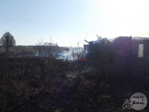 В Вилейском районе пенсионер сжигал мусор. В результате сгорели две дачи и два сарая (ФОТО)