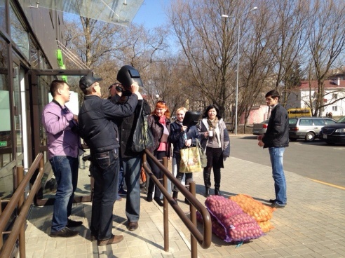 Жители Слуцка наблюдали солнечное затмение