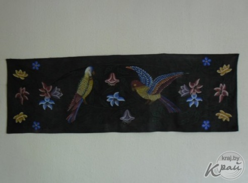 ФОТОРЕПОРТАЖ: Наивное искусство представлено рисованными коврами из Вилейки на выставке в Воложине