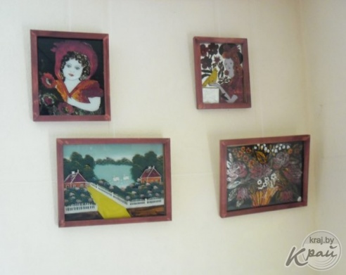 ФОТОРЕПОРТАЖ: Наивное искусство представлено рисованными коврами из Вилейки на выставке в Воложине