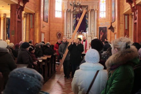 Па баранавіцкіх вуліцах прайшоў Крыжовы шлях