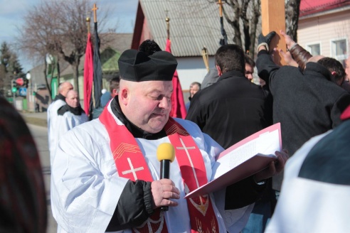 Па баранавіцкіх вуліцах прайшоў Крыжовы шлях