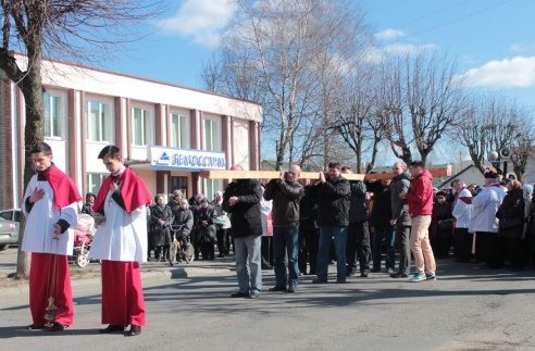 Па баранавіцкіх вуліцах прайшоў Крыжовы шлях