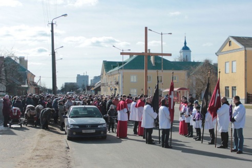 Па баранавіцкіх вуліцах прайшоў Крыжовы шлях