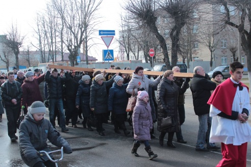 Па баранавіцкіх вуліцах прайшоў Крыжовы шлях