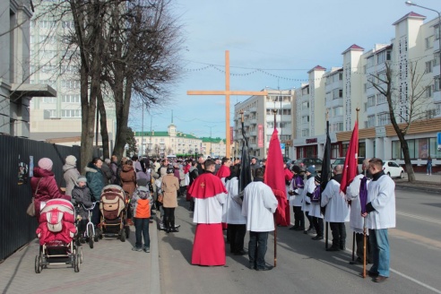 Па баранавіцкіх вуліцах прайшоў Крыжовы шлях