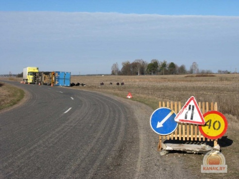 Фотофакт: в Светлогорском районе перевернулась фура, пострадал водитель