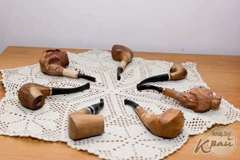 Творческая семья из Шарковщины привезла в Глубокое макет корабля, вышитые картины, коллекцию салфеток (ФОТО, ВИДЕО)