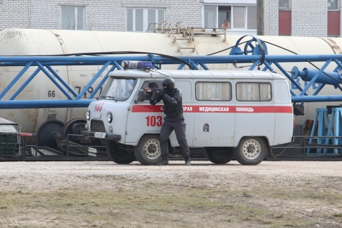 В Барановичах «освобождали заложников»