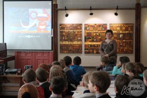 Деньги разных стран мира можно увидеть на выставке в вилейском музее (ФОТО)