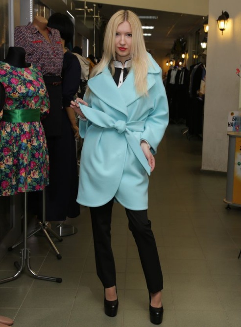 Весенняя мода: что советуют носить дизайнеры и легко ли эти вещи найти в Барановичах?