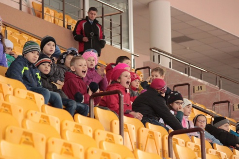 Фоторепортаж: На юношеском турнире юные хоккеисты из Барановичей обыграли витебскую команду