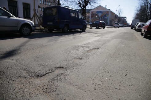 Когда будут ремонтировать дороги в Барановичах и хватит ли средств на это?