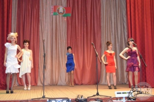 Фасовку круп на скорость и ответы на каверзные вопросы продемонстрировали будущие продавцы в Вилейке (ФОТО)