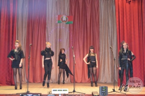 Фасовку круп на скорость и ответы на каверзные вопросы продемонстрировали будущие продавцы в Вилейке (ФОТО)