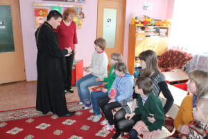 Благотворительная акция «Пасхальный кулич», организованная Белорусским республиканским союзом молодежи прошла в Костюковичах (+ фото)