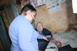 Сегодня поезд «Забота» продолжил свой путь в отдаленные деревни Костюковичского района